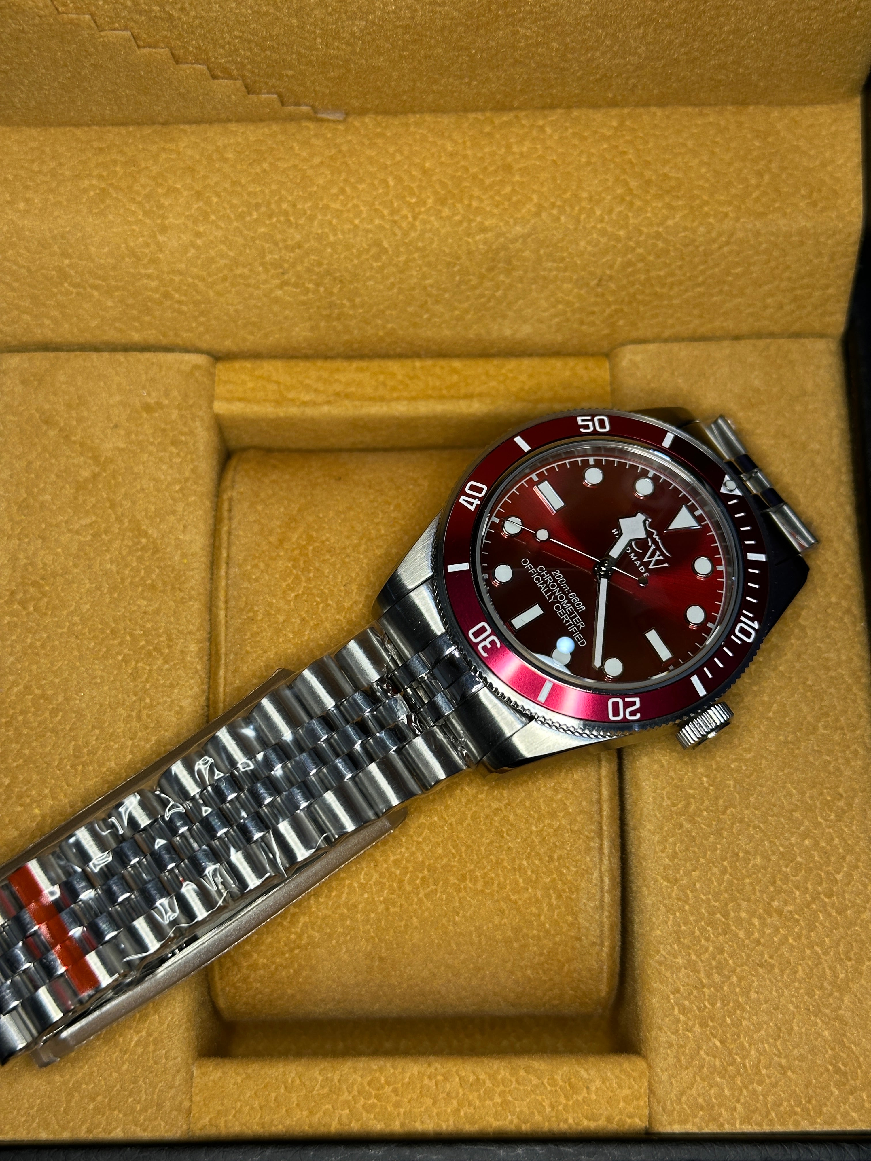 ACW Crimson Diver 39mm